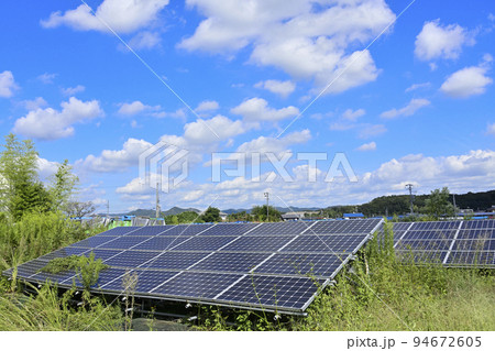 太陽光パネルと太陽光発電。 94672605