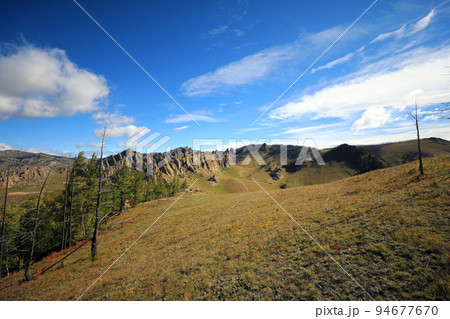 モンゴル 国立公園 山 94677670