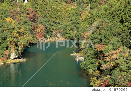 晩秋の大多摩ウォーキングトレイルの風景 ( 数馬峡橋 / 2018年11月 ) 94679265