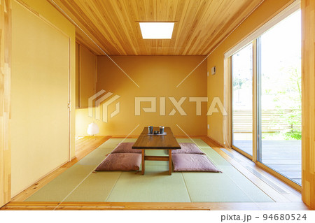 広い和室の部屋 94680524