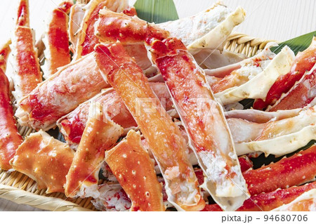 新鮮で美味しいタラバガニ 新鮮で美味しいタラバガニ 94680706