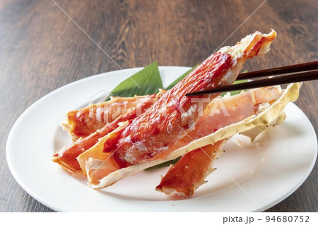 新鮮で美味しいタラバガニ 新鮮で美味しいタラバガニ 94680752