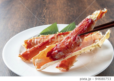 新鮮で美味しいタラバガニ 94680753
