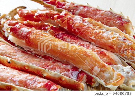 新鮮で美味しいタラバガニ 94680782