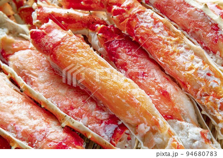 新鮮で美味しいタラバガニ 94680783