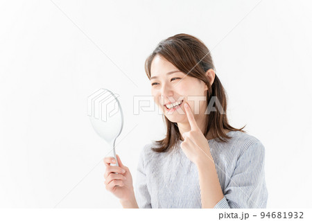女性 歯 女性 歯 94681932
