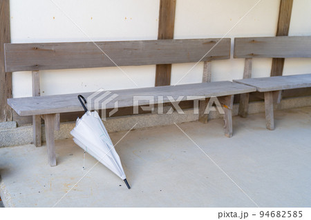 忘れられたビニール傘 94682585