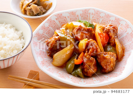 美味しそうな酢豚 美味しそうな酢豚 94683177