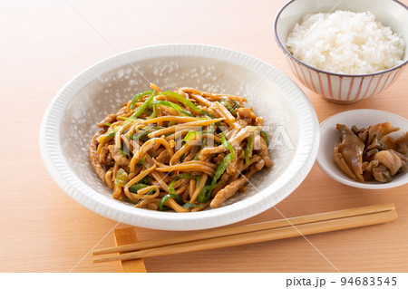 美味しそうなチンジャオロースー 美味しそうなチンジャオロースー 94683545