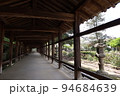 日本のお城：岡山県岡山市にある吉備津神社の長い廻廊 94684639