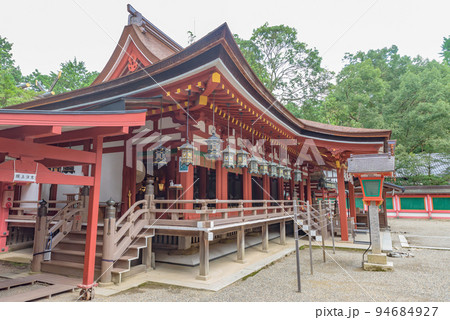 奈良県天理市 石上神宮 拝殿(国宝) 奈良県天理市 石上神宮 拝殿(国宝) 94684927