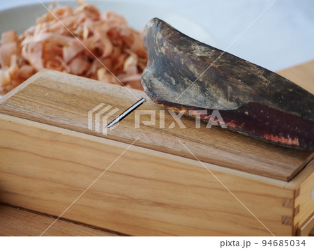 鰹節を削る 鰹節を削る 94685034