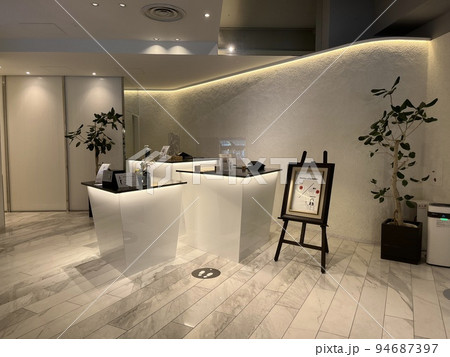 インバウンド向けブティックホテルのスタイリッシュなフロント 94687397