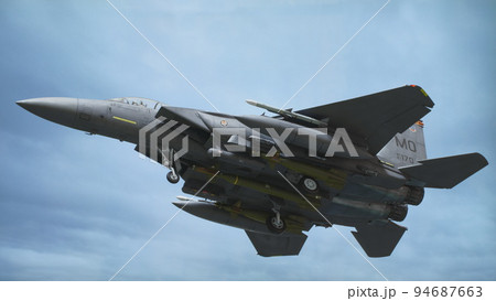 マクドネル・ダグラス F-15E ストライクイーグル バンカーバスター 空バック 94687663