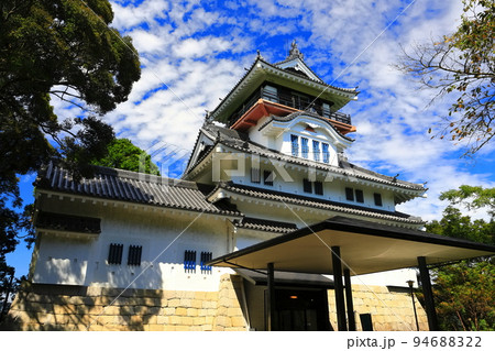 【高知県】晴天の四万十市郷土博物館(中村城跡) 【高知県】晴天の四万十市郷土博物館(中村城跡) 94688322