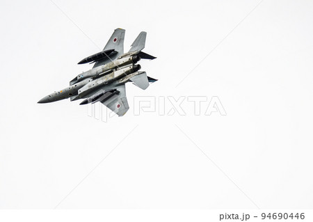 航空自衛隊　戦闘機F-15J　展示飛行 94690446