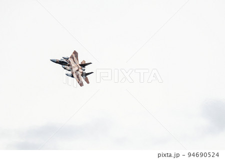 航空自衛隊　戦闘機F-15DJ　展示飛行 94690524