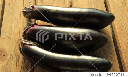 秋の味覚秋ナス 94690711