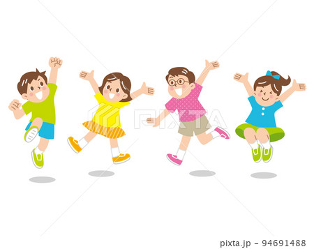 ジャンプする4人の元気な子どもたち 94691488