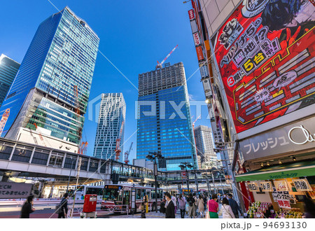日本の東京都市景観 渋谷のウェーヴ通りから渋谷駅や桜丘口再開発などを望む=9月25日 日本の東京都市景観 渋谷のウェーヴ通りから渋谷駅や桜丘口再開発などを望む=9月25日 94693130