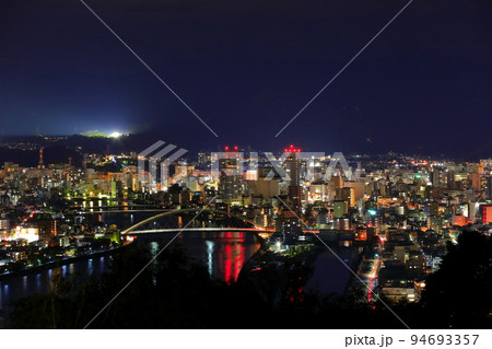 【高知県】五台山公園からの夜景(高知市街) 【高知県】五台山公園からの夜景(高知市街) 94693357