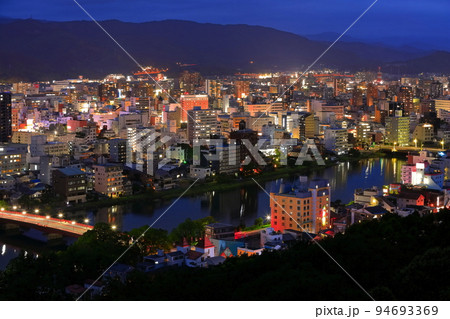 【高知県】筆山公園からの夜景(高知市街) 【高知県】筆山公園からの夜景(高知市街) 94693369