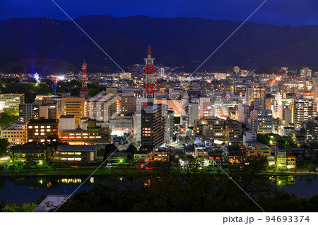 【高知県】筆山公園からの夜景(高知市街) 【高知県】筆山公園からの夜景(高知市街) 94693374