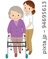 歩行訓練をする高齢者　介護福祉士　ヘルパー 94695613