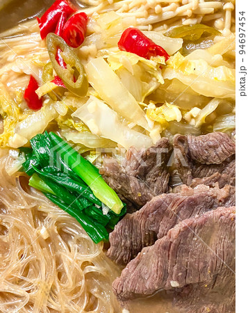 中国四川料理・酸湯肥牛(牛肉の辛酸旨煮) 中国四川料理・酸湯肥牛(牛肉の辛酸旨煮) 94697454