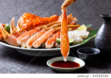 ズワイガニ 蟹 刺身 ズワイガニ 蟹 刺身 94698288