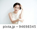 女性のビューティイメージ 94698345
