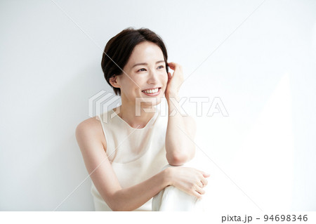 女性のビューティイメージ 94698346
