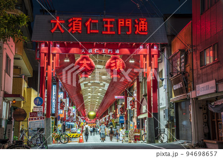 《愛知県》名古屋市 大須商店街 大須仁王門通 夜景 《愛知県》名古屋市 大須商店街 大須仁王門通 夜景 94698657
