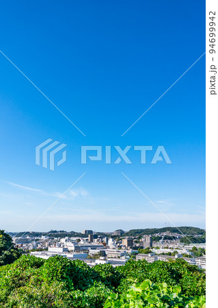 【神奈川県】快晴の久里浜の街 【神奈川県】快晴の久里浜の街 94699942