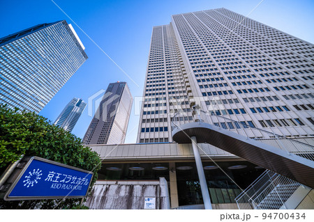 日本の東京都市景観　新宿副都心。京王プラザホテルや超高層ビル群などを望む 94700434