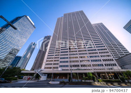 日本の東京都市景観　新宿副都心。京王プラザホテルや超高層ビル群などを望む 94700437