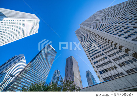 日本の東京都市景観　新宿副都心。京王プラザホテルや超高層ビル群などを望む 94700637