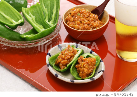 パリパリピーマンと肉味噌 94701545