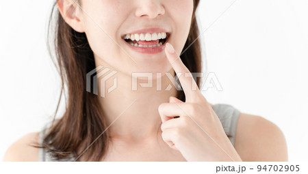 女性 歯 女性 歯 94702905
