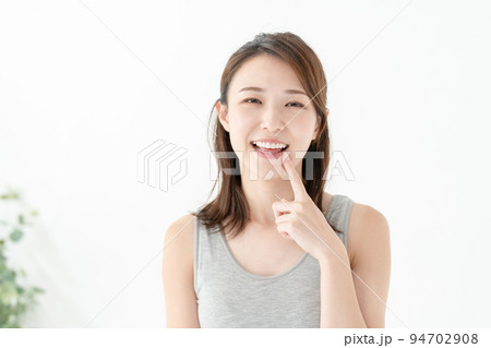 女性　歯 94702908