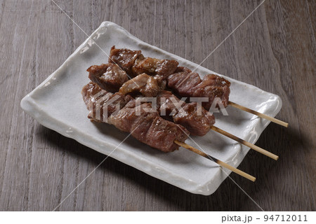 豚カシラの串焼き 豚カシラの串焼き 94712011