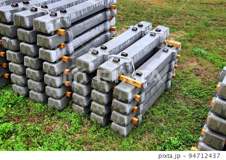 交換工事を控えた…バラスト軌道用『PCまくらぎ』 94712437