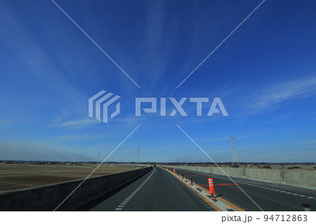 高速道路でのドライブ風景 94712863
