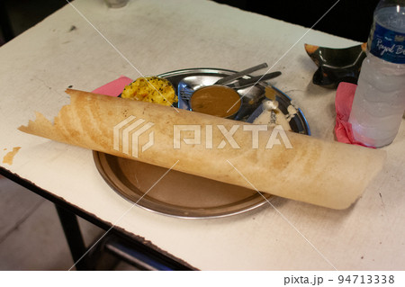 インドのドーサ 94713338