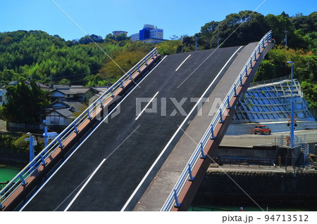 【高知県】稼働中の手結港可動橋 94713512