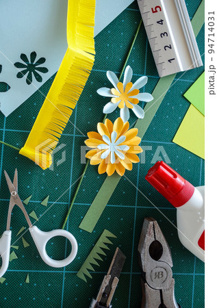 ペーパーフラワーづくり ペーパーフラワーづくり 94714031