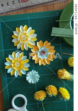 ペーパーフラワーづくり 94714080