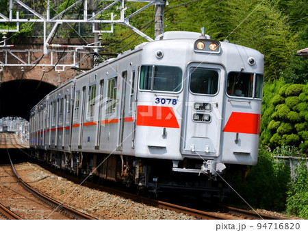 トンネルを出る山陽3000系AL車　妻鹿～白浜の宮 94716820