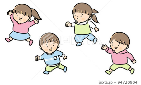 笑顔で走る子どもたち　男の子　女の子 94720904