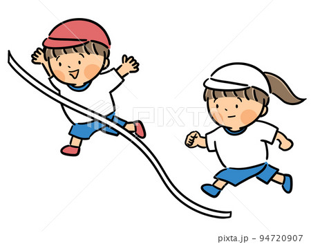 運動会のかけっこでゴールをする子どもたち 運動会のかけっこでゴールをする子どもたち 94720907